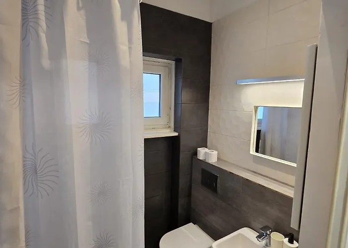 Gorgeous Studio In City Center
